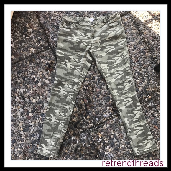Xhilaration camouflage jeans - Picture 2 of 3